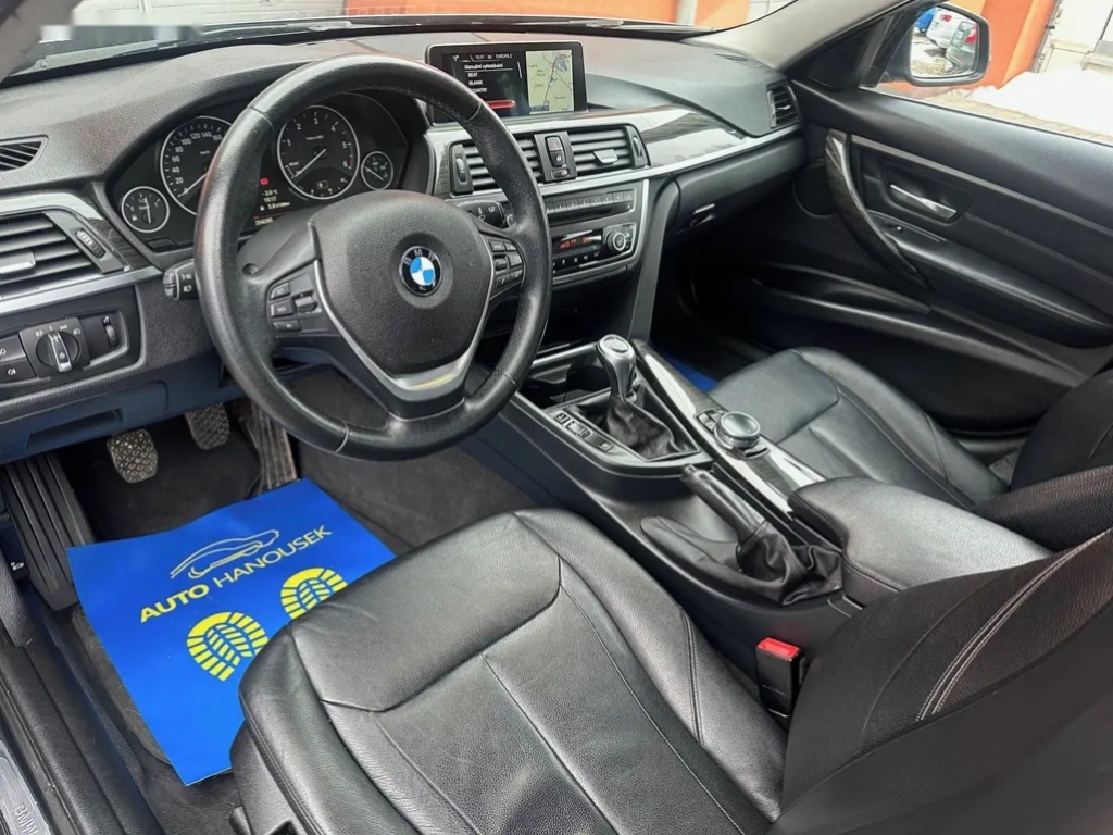 BMW Řada 3, 318D 105KW navi,kůže,panorama - 11