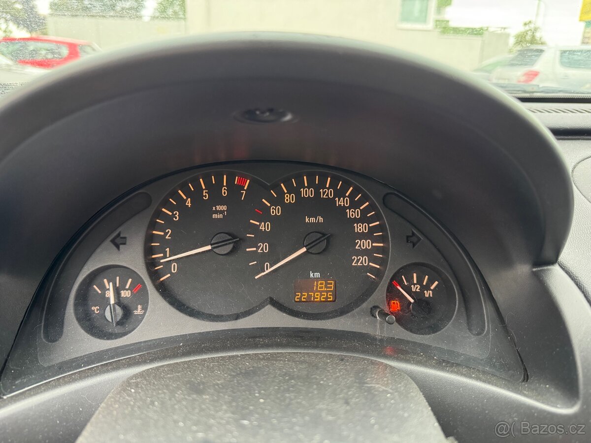 Opel Corsa C Van 1.2 16V - 11