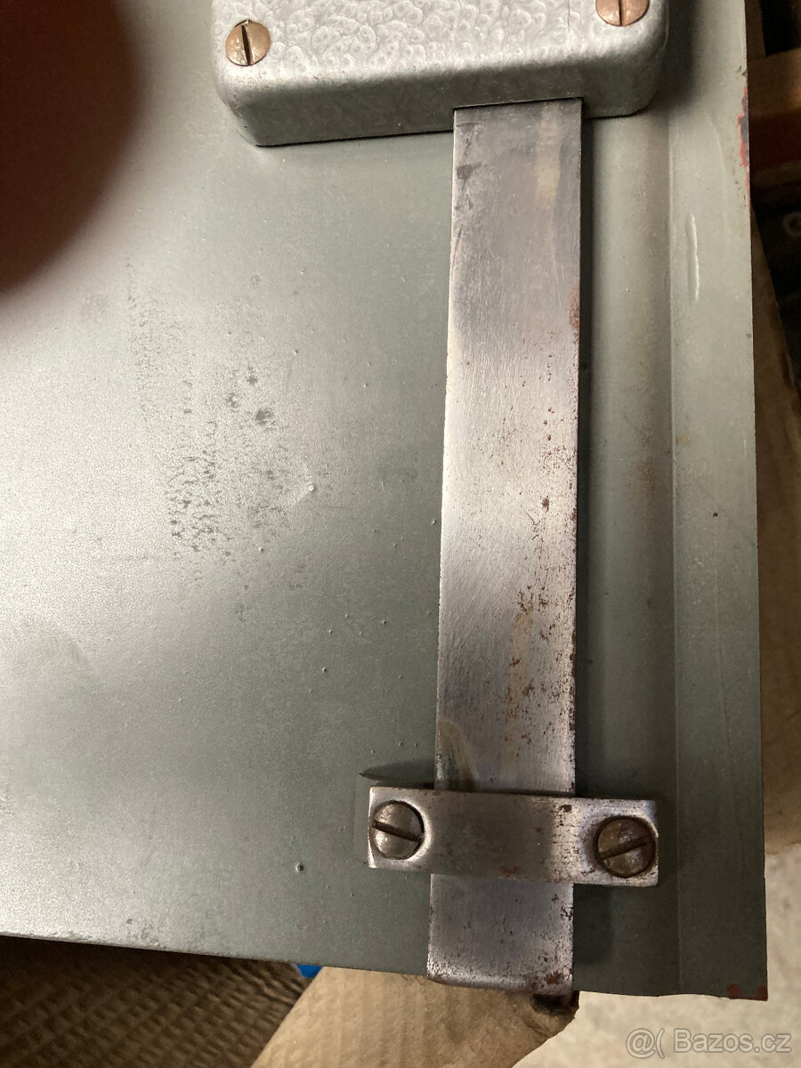 Trezor KOVONA skříňový - dvířka vnitřní schránky 1.000 kč - 11