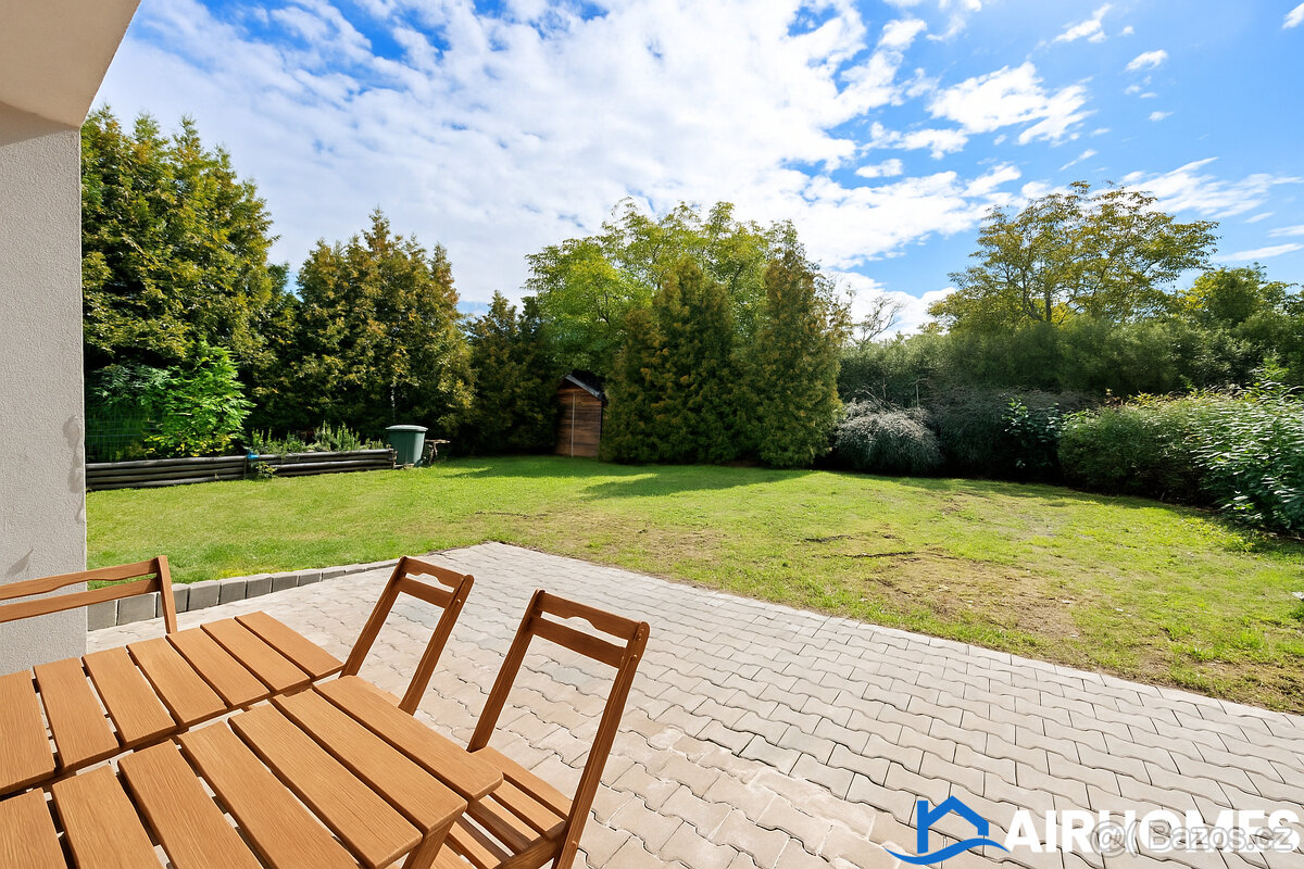 Bydlení se zahradou na hranici Průhonického parku - 11