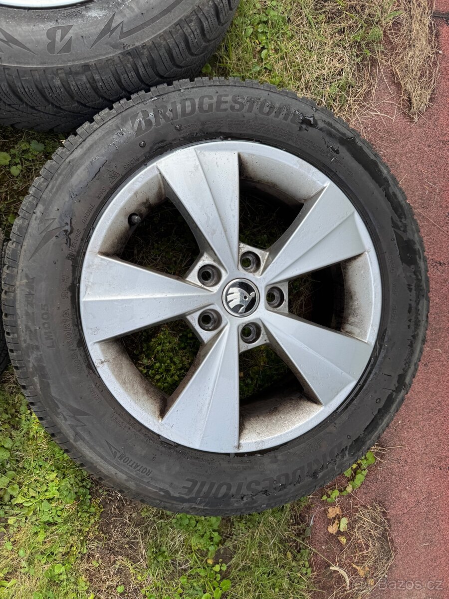 Zimní sada pneu 205/60/16 + disky Octavia - 11