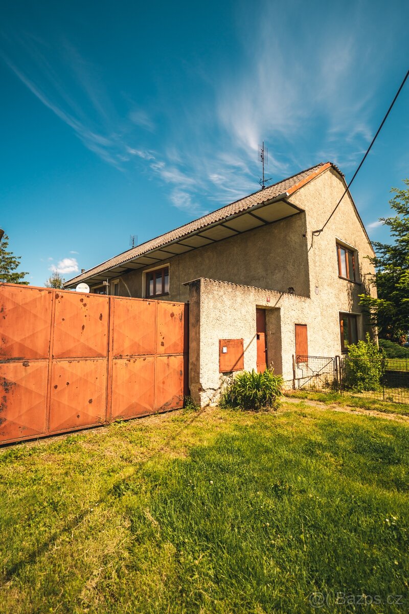 Dům a stavební pozemky na prodej v malebné vesničce Štarnov - 11