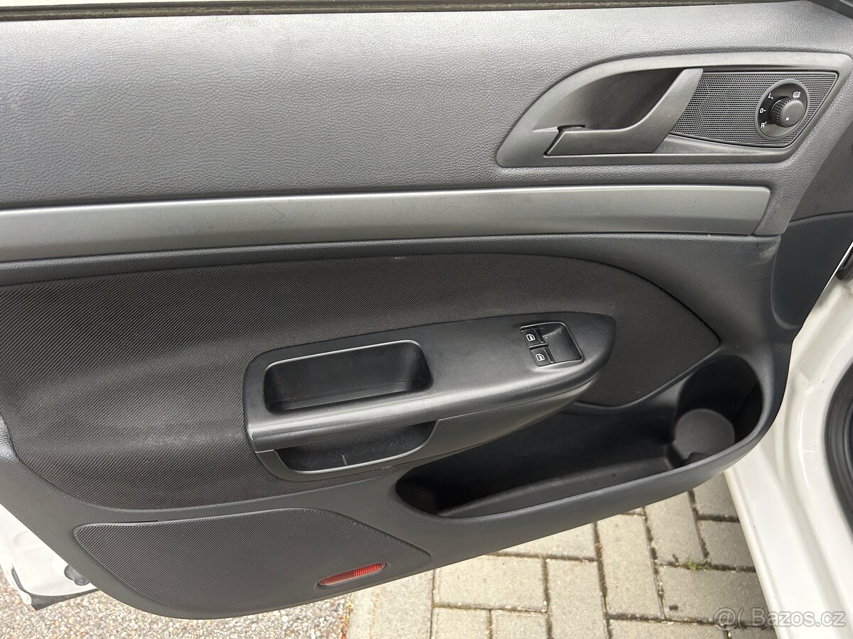 Škoda Octavia II 1.6 TDI Ambition, r.v. 2012 - 11