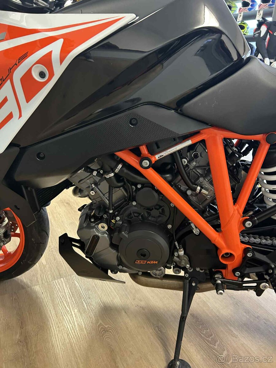 KTM 1290 Super Duke GT - 11