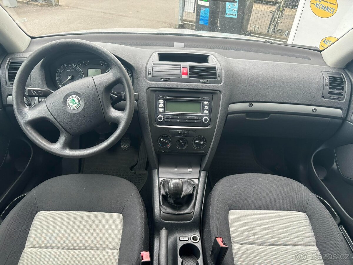 Prodám Škoda Octavia 1,6 MPi - 11