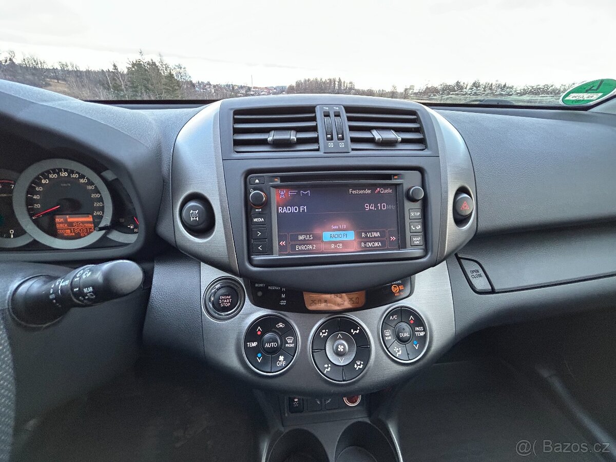 Prodám Toyota RAV4 2.2 D4D 110 KW 4x4 - 11