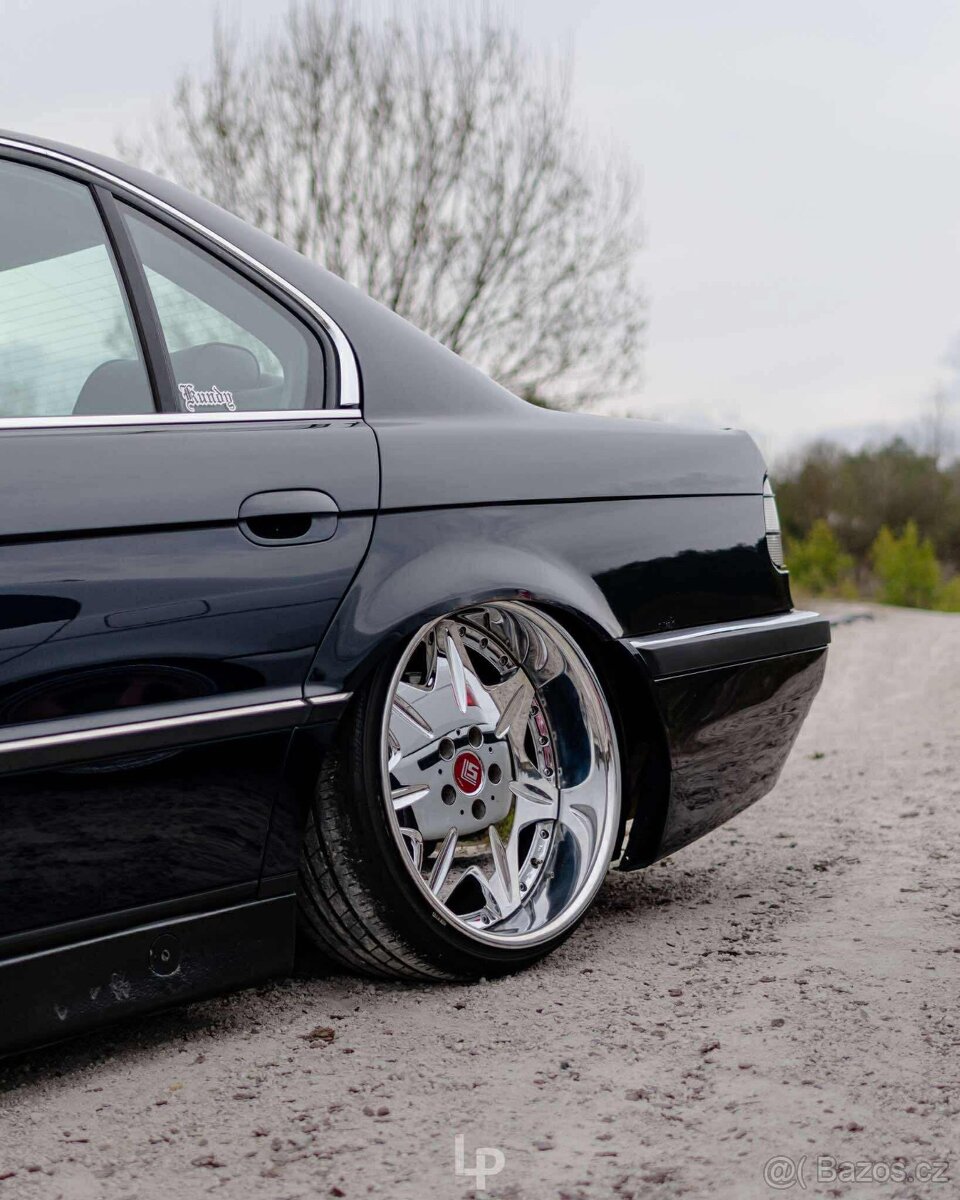 BMW E38 740i drift / stance car (ex Don Musk) - 11