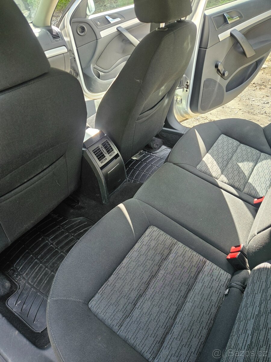 Škoda Octavia 2 1.6 77kW Combi - 11