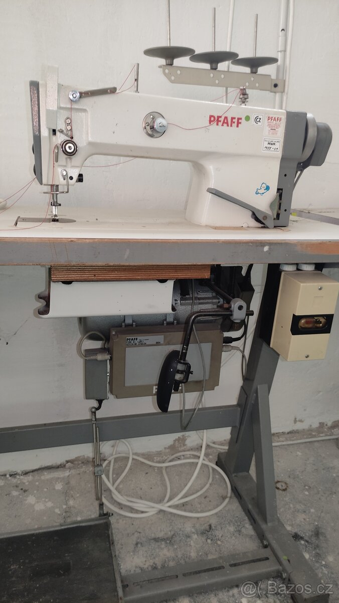 Průmyslový šicí stroj PFAFF typ 951 s kolenní pákou - 11