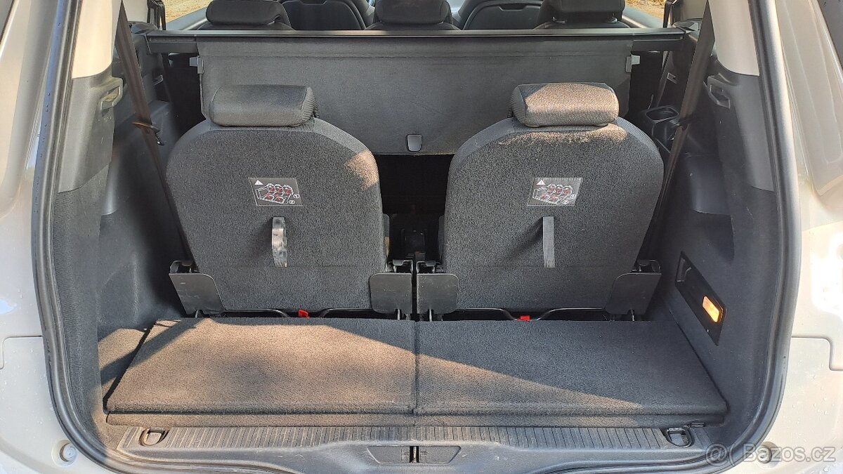 Citroën Grand C4 Picasso 1.6 HDI NAVI 7 míst - 11