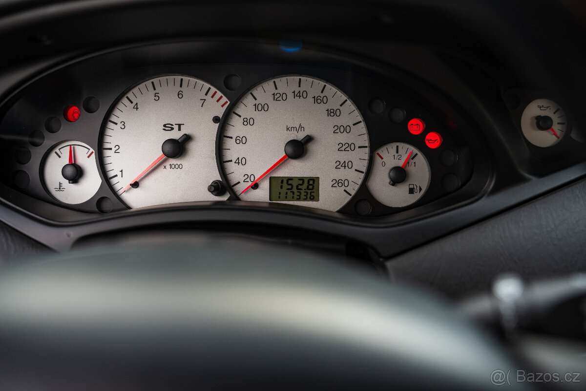 Ford Focus ST170 - 11