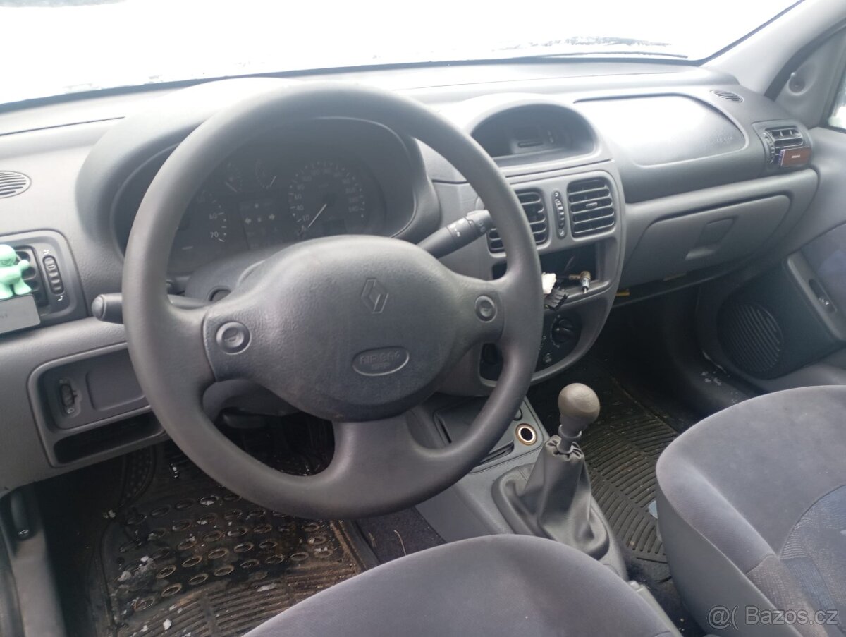 Renault Clio II 2000 - 11