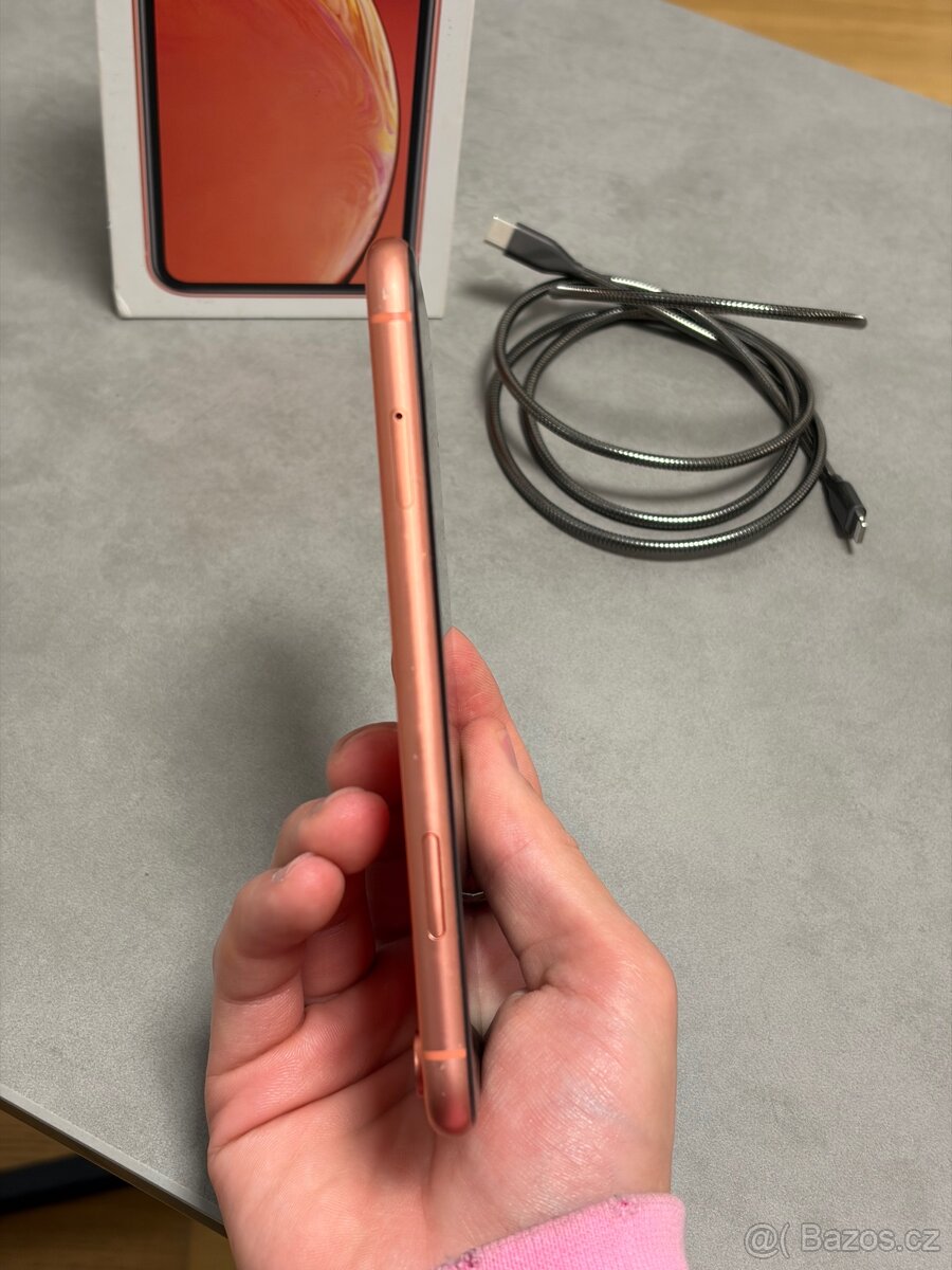 iPhone XR 64GB – Coral (A+ stav) - 11
