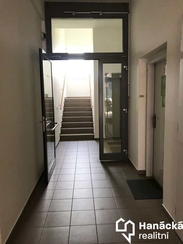 Pronájem exkluzivního bytu 2+kk v Olomouci,... - 11