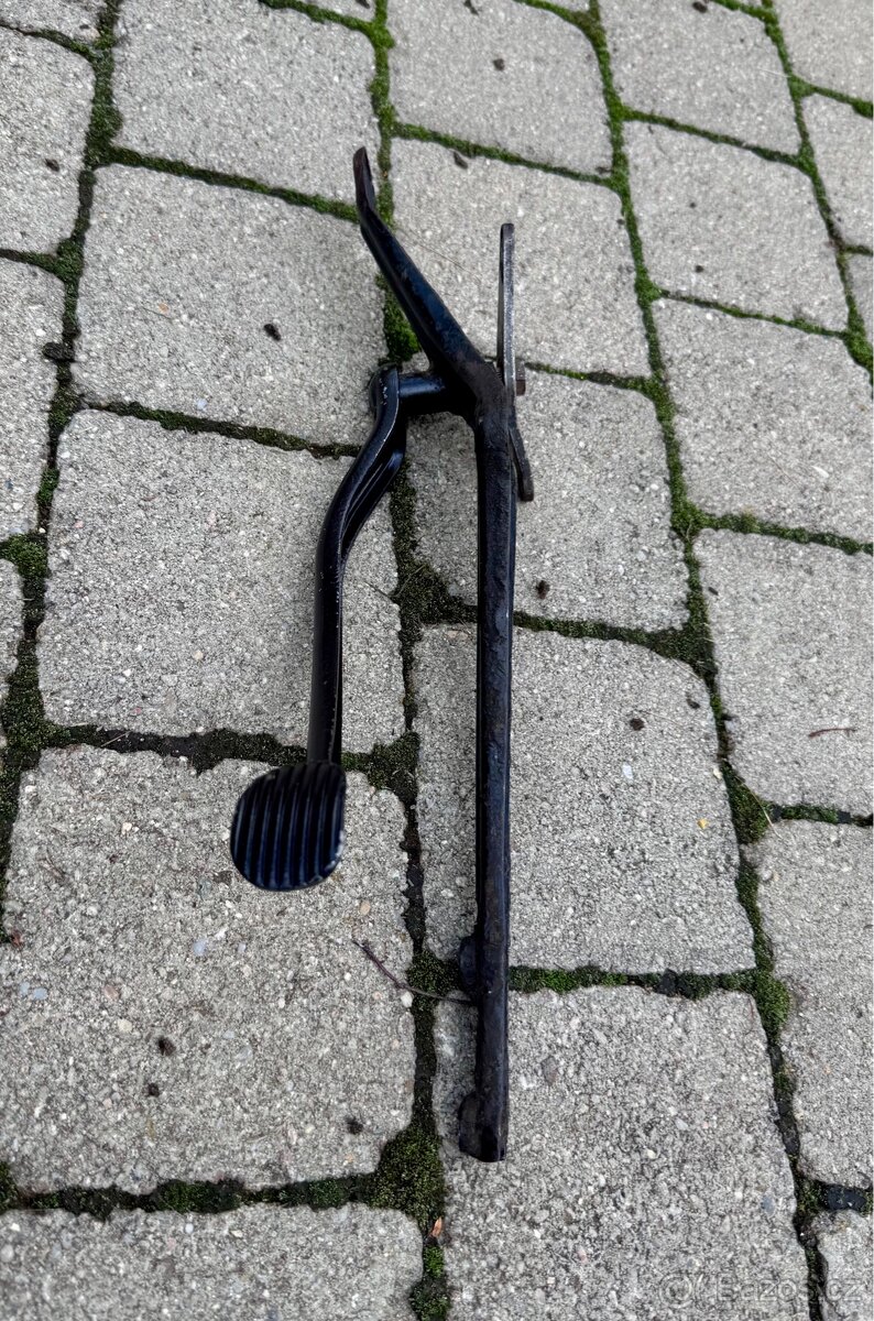 Jawa ČZ kývačka, ČZ - brzdové páky - 11