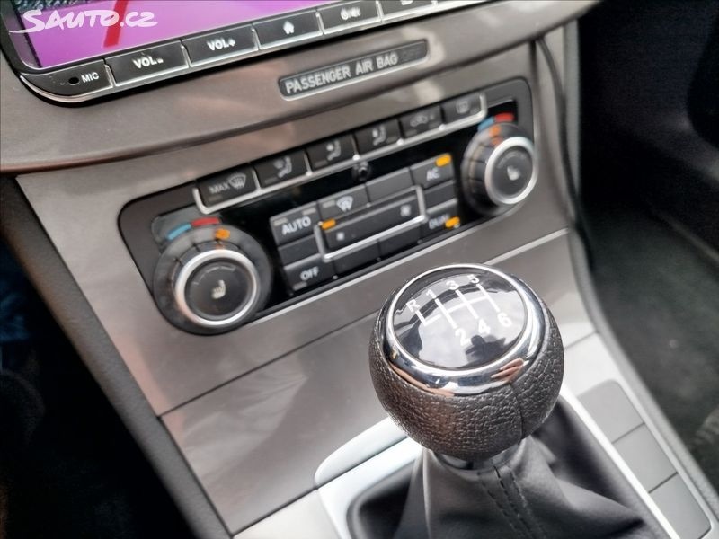 VW Passat 2.0 TDi 103kW, r.v. 6/2010, naj. 258.691 km - 11
