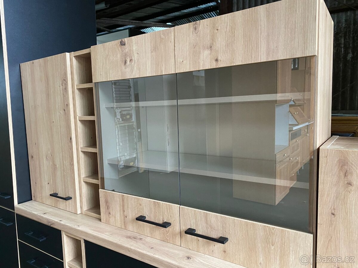 Moderní kuchyňská linka bez spotřebiči - 11