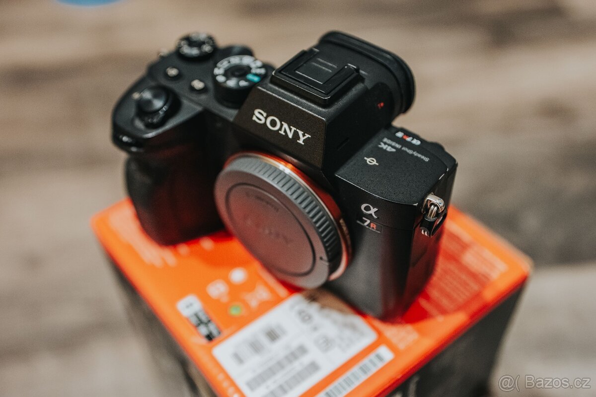 Sony a7RIV - kompletní balení - 11