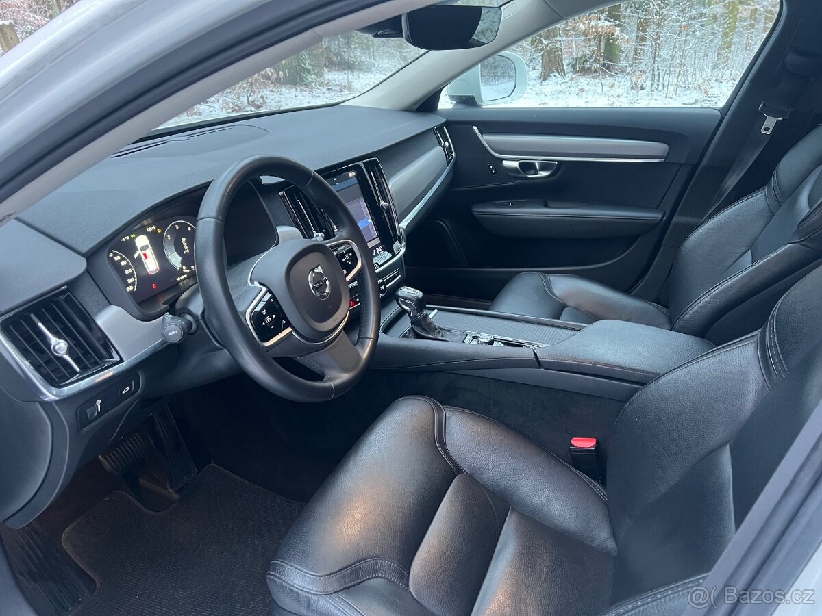 Volvo V90 Cross Country - 11