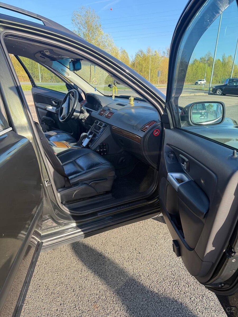 Volvo XC90 - 11