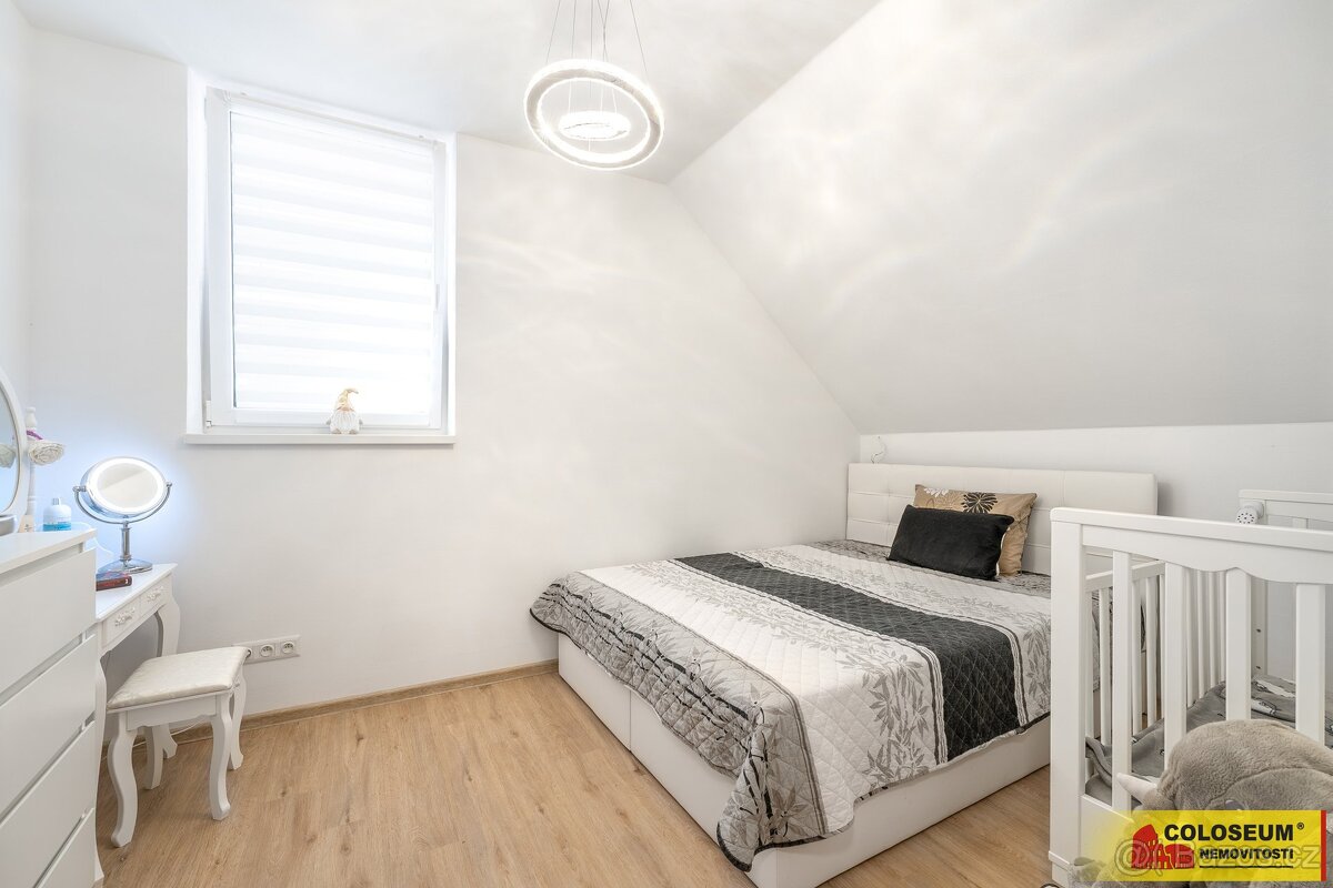 Hrušovany nad Jevišovkou, novostavba RD 4+kk, parkovací stán - 11