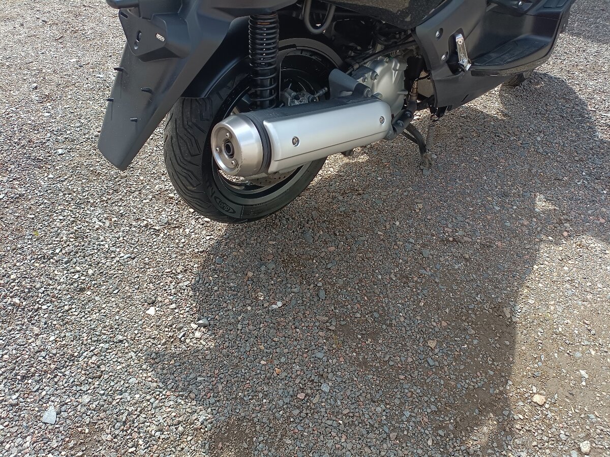 yamaha x max 125i rv.2012 cz doklady v ceně - 11