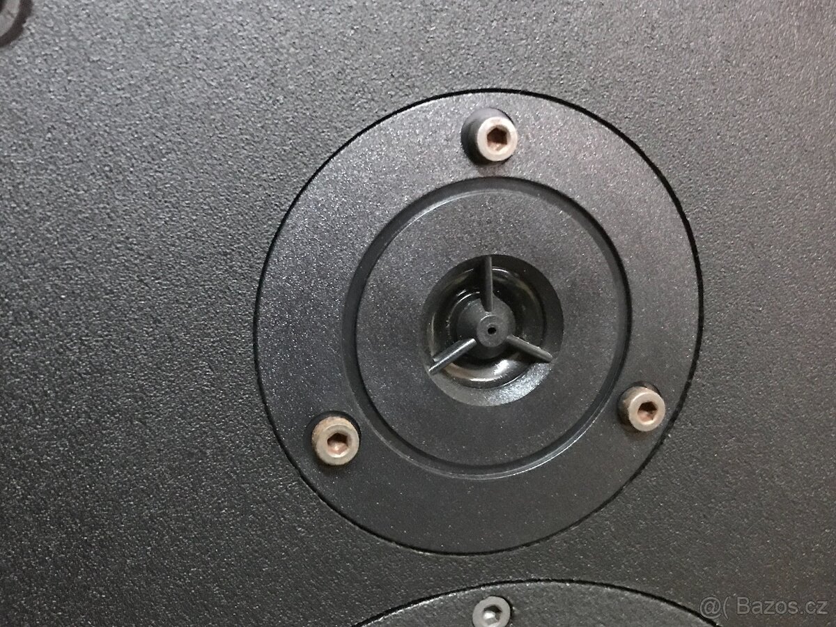 Triangle Titus e Velice zachovalé - 11