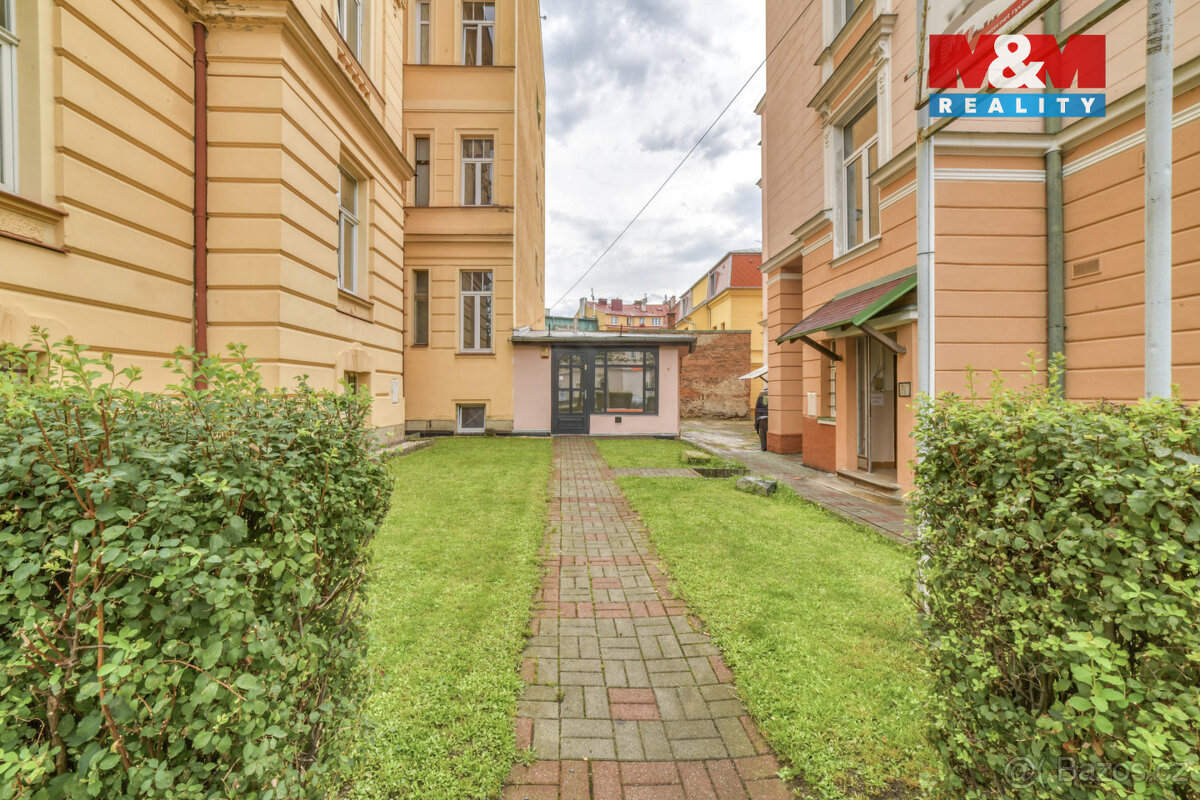 Pronájem obchodu 35 m² v Mariánských Lázních, Hlavní třída - 11