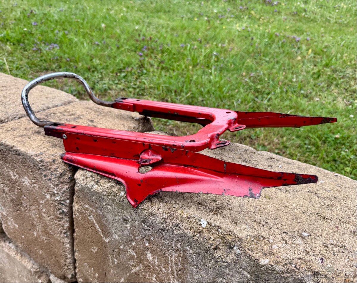 ČZ 125 175 250 sport - podsedlový rámeček - 11