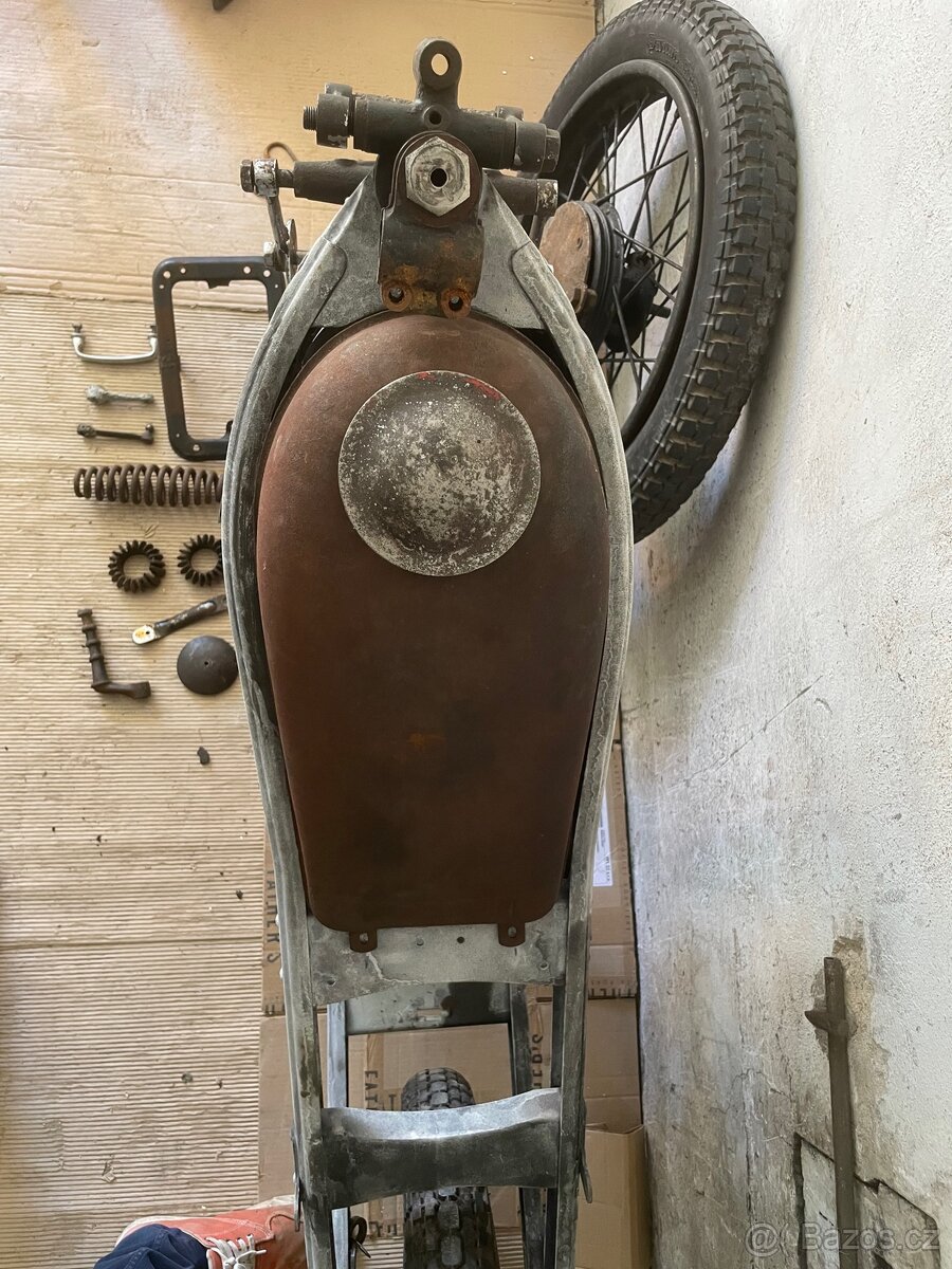 ČZ 250 Tourist - 11