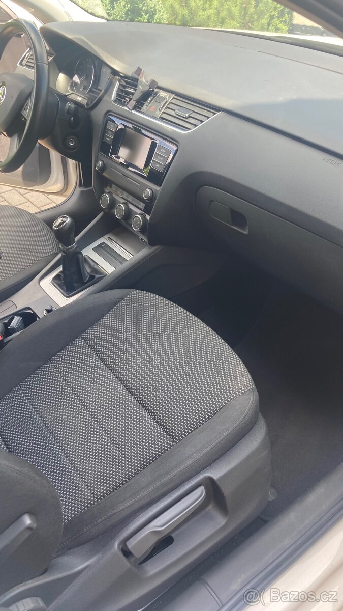 Škoda Octavia 3 1.6 TDi combi - 11