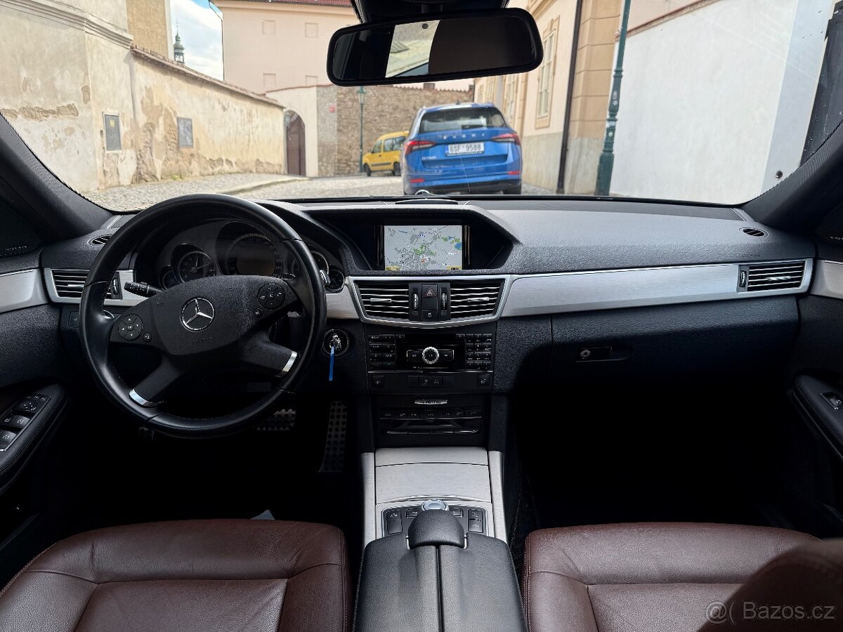 Mercedes Benz E350CDi AMG 4M Panorama Distr Harman Vzduch - 11