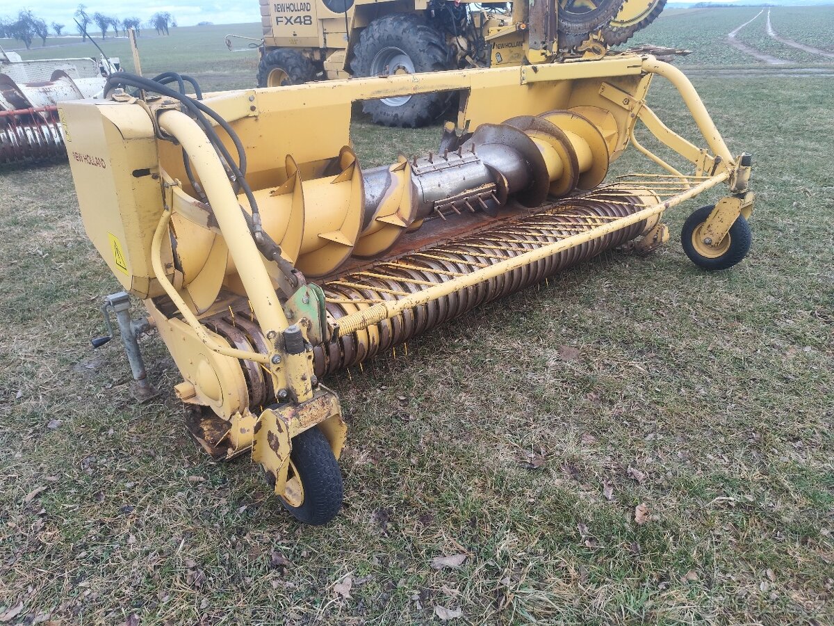 Řezačka New Holland FX 48 - 11