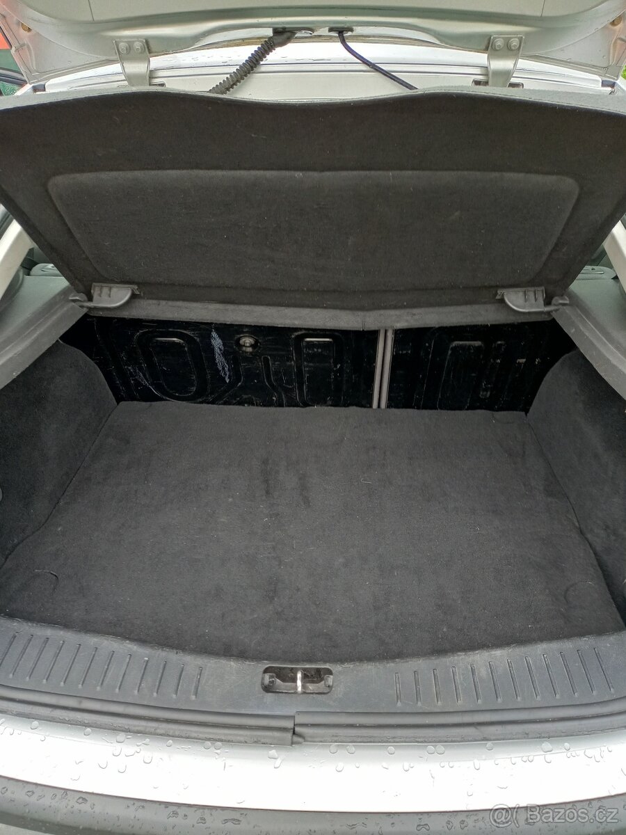 Prodám Ford Focus 1,6 benzín, 74kw, r.v. 6/2005, - 11
