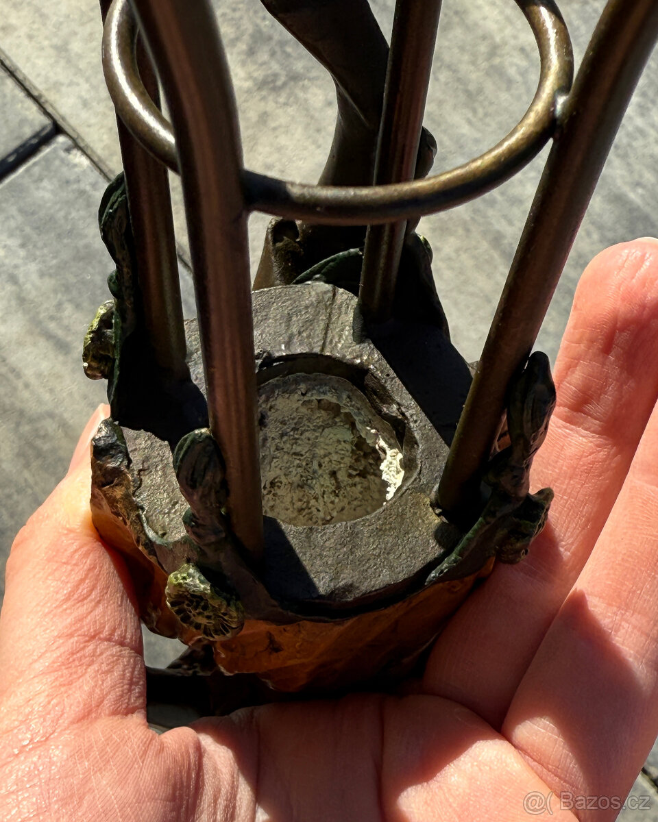 Bronzová socha Dáma na barové židli elegantní barevná soška - 11