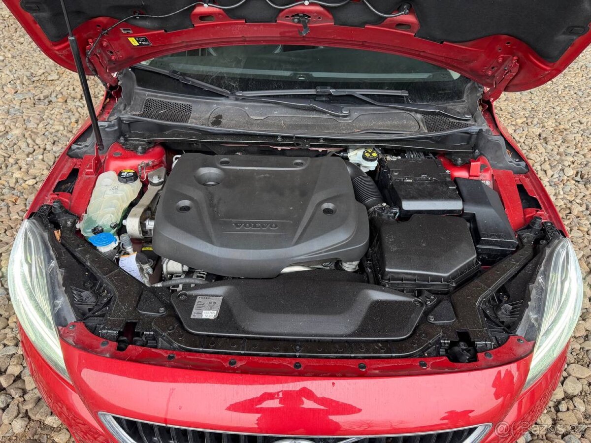 Volvo v40 D3 2019r - 11