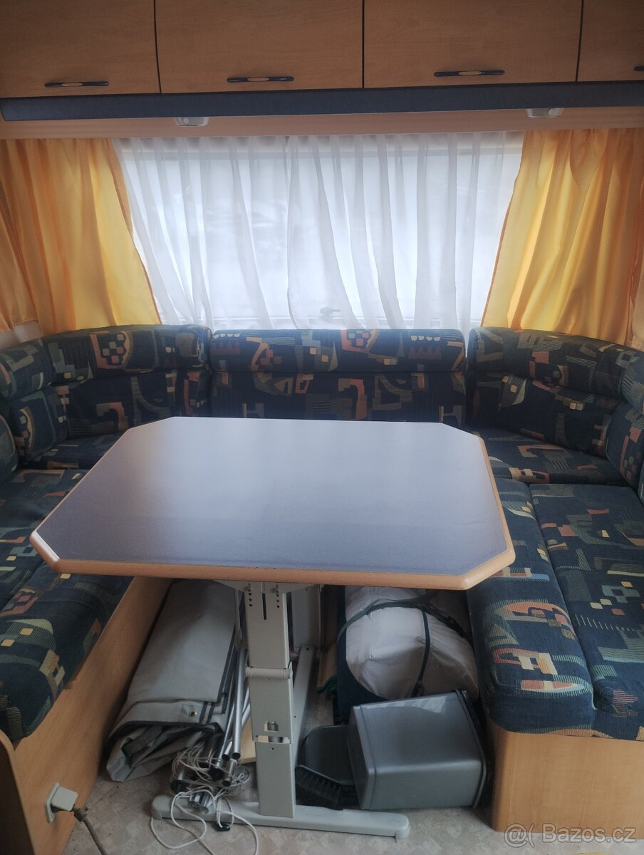 Obytný přívěs karavan - 11