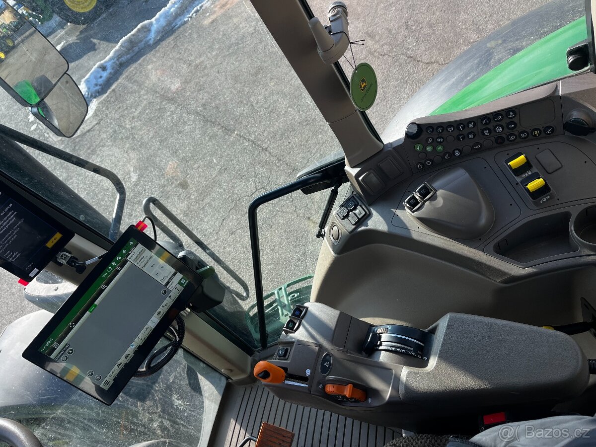 traktor John Deere 6M 220 - 11