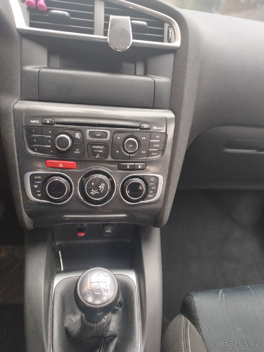 Citroen C4 1,6 88kW, nová STK - 11