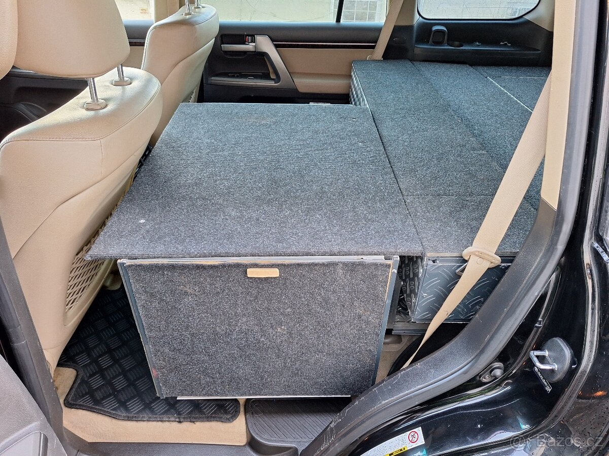 Toyota Land Cruiser 200 4.5 V8 D-4D - 11