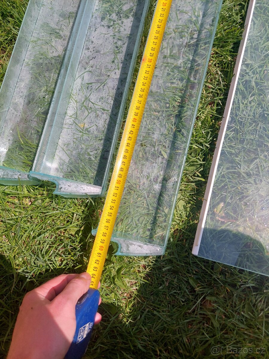 Police z lednice Liebherr - 11