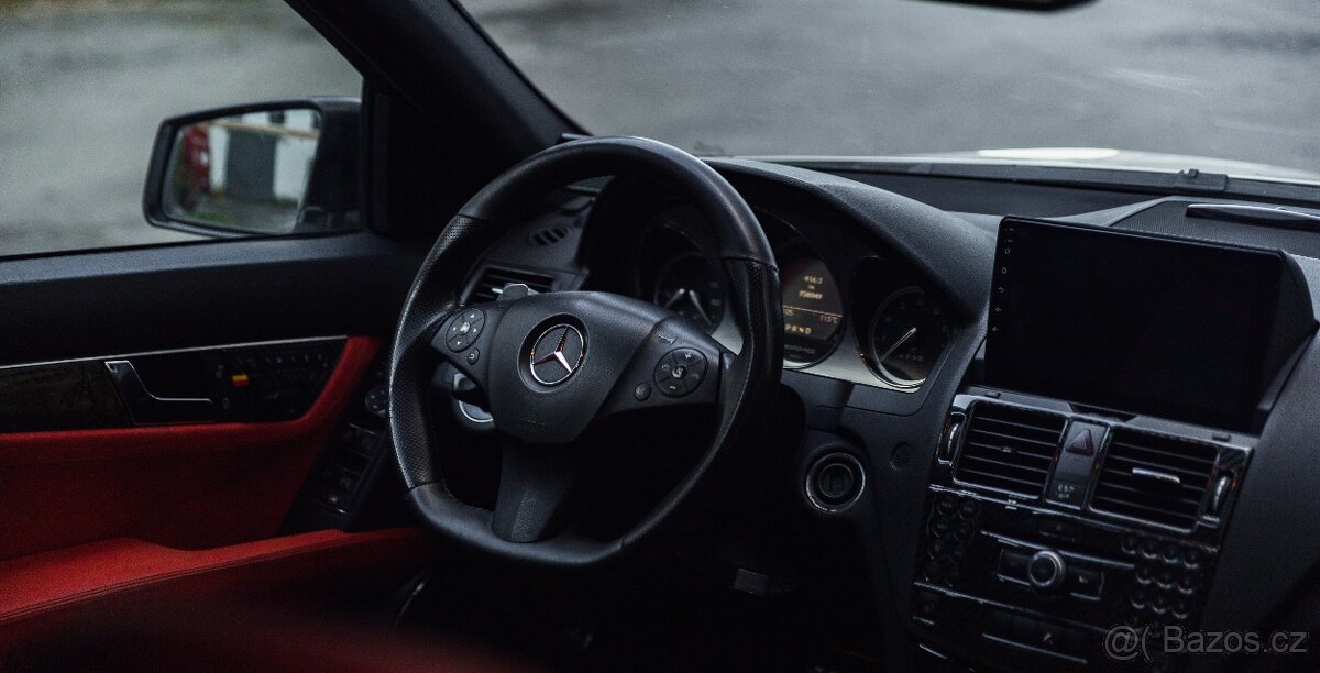Mercedes-Benz C63 - 11