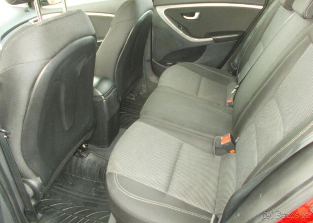 Hyundai i30 1,6 88KW koup ČR 74 000 KM benzín manuál 88 kw - 11