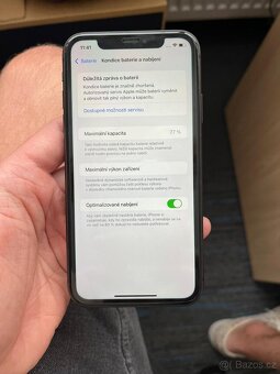 Apple iPhone 11 64GB černý - 11