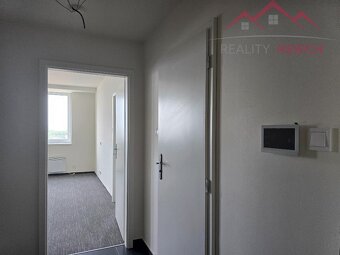 Pronájem bytu 3+kk, rekonstrukce, 65 m2, Žižkovo náměstí - A - 11