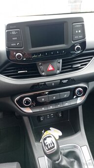 Hyundai i30 combi 1.0,88 kw - 11