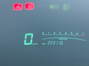 Toyota Yaris 2009 (1.33, 74kW) - 11