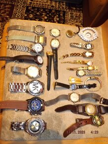 Prodám sběrateli sbírku hodinek-jeptišky, krásně zdobené - 11