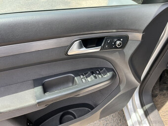 VW Touran, 1.6TDI, 77kW, 7-míst, STK 6/2027, rok 2011 - 11