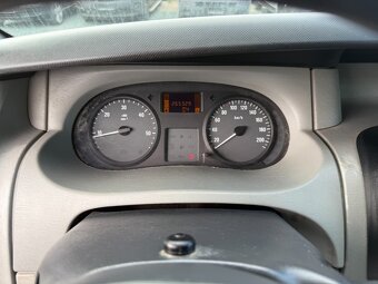 Opel Vivaro  2.0 CDTI - 11